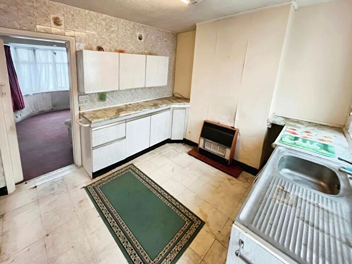 2 Bedroom Semi-Detached House For Sale In Henley Crescent, Leicester, Leicestershire, LE3