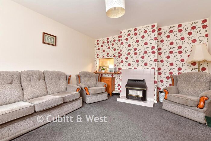 3 Bedroom Terraced House For Sale In Myrtle Road, Croydon, Surrey, CR0