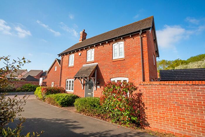 3 Bedroom Detached House For Sale In Adderley Avenue, Nuneaton, CV10
