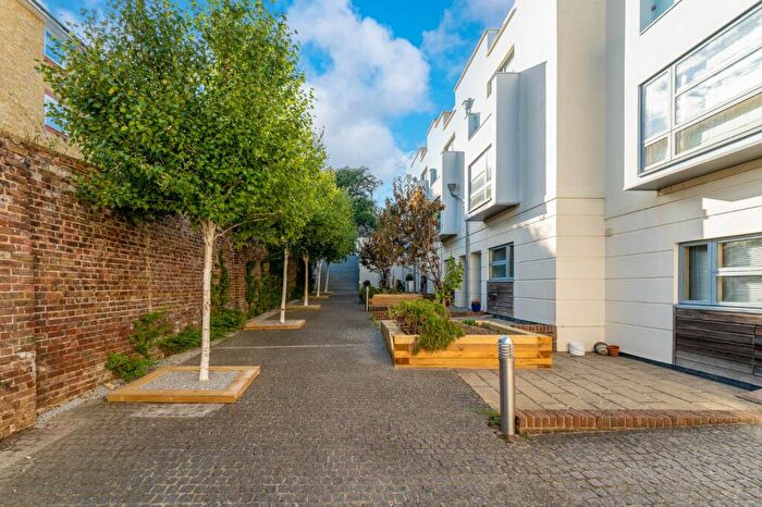 3 Bedroom House To Rent In Sussex Square Mews, Brighton, East Sussex, BN2