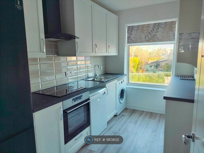 2 Bedroom Flat To Rent In Wood Lane, Timperley, Altrincham, WA15