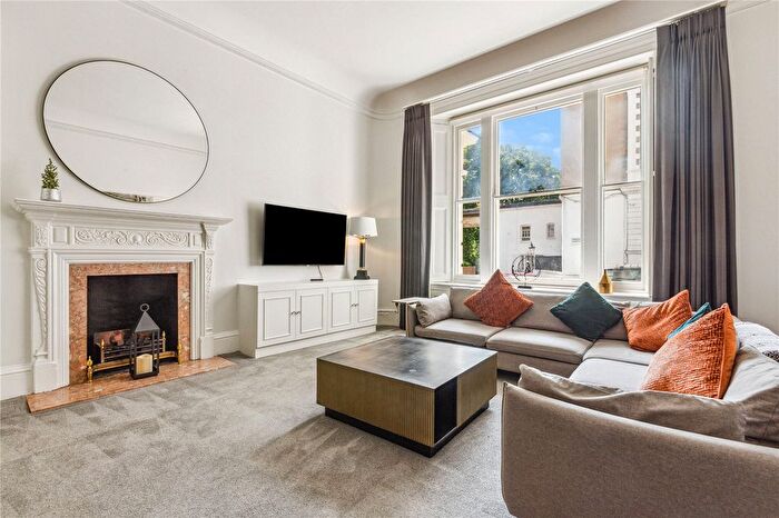 2 Bedroom Flat To Rent In Ennismore Gardens, SW7