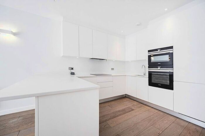 2 Bedroom Flat To Rent In Southern Row, Ladbroke Grove, London, W10