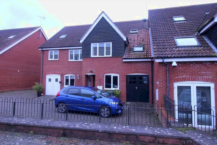 3 Bedroom Terraced House To Rent In Priors Way, Coggeshall, CO6
