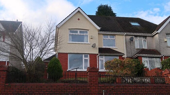 3 Bedroom Semi Detached House For Sale In Blackwood Road, Pontllanfraith, NP12