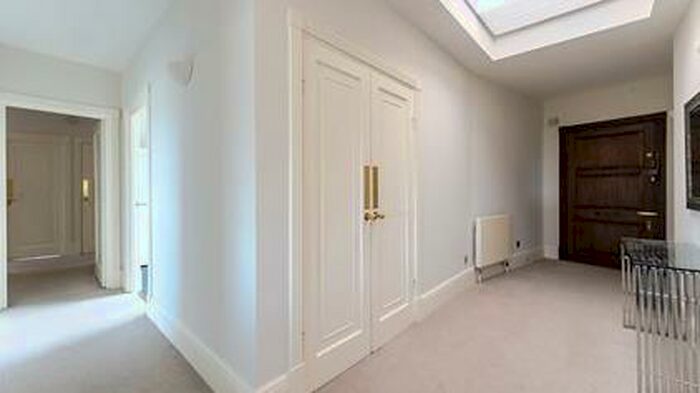 5 Bedroom Apartment To Rent In Park Road, St Johns Wood, London, NW8