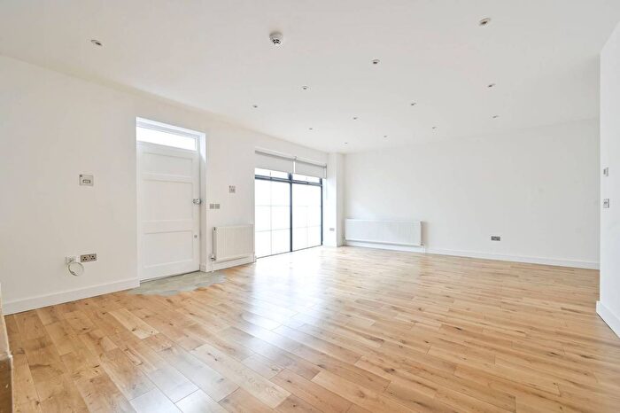 5 Bedroom Terraced House For Sale In Old Manor Yard, Earls Court, London, SW5