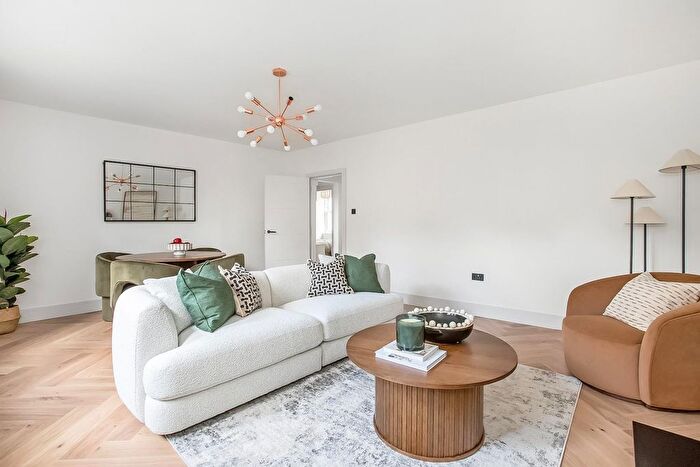 2 Bedroom Flat For Sale In Evergreen Place, SE23
