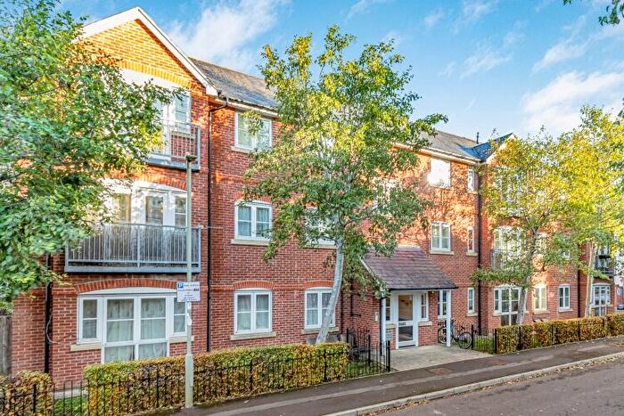 2 Bedroom Apartment For Sale In Augustine Way, Oxford, OX4