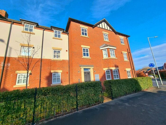 2 Bedroom Flat To Rent In St. Bees Close, St. Helens, WA10