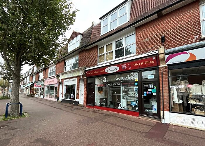 1 Bedroom Apartment To Rent In Albert Parade, Eastbourne, BN21