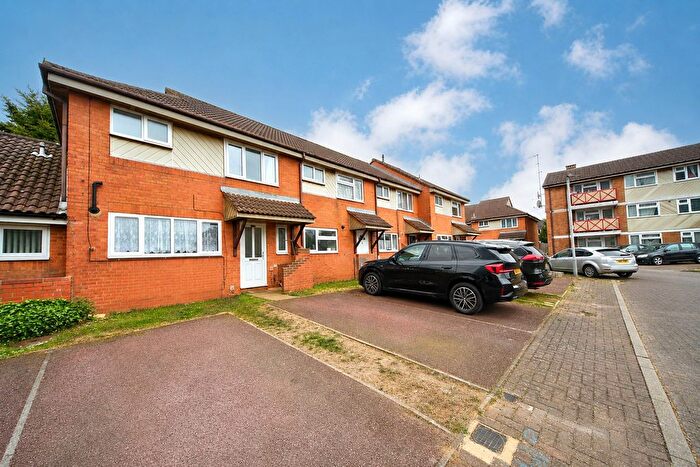 3 Bedroom Terraced House For Sale In Westerdale, Luton, Bedfordshire, LU4