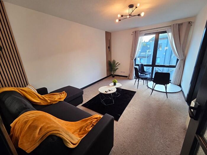 2 Bedroom Flat To Rent In Strawberry Bank Parade, City Centre, Aberdeen, AB11
