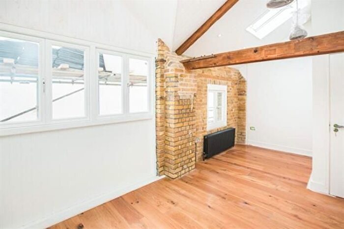 2 Bedroom Flat To Rent In Town Quay, Barking, IG11