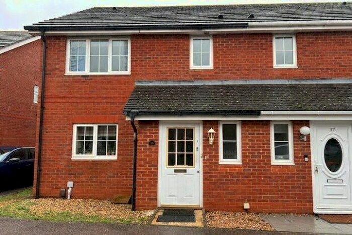 3 Bedroom Semi-Detached House To Rent In Blackthorn Way, Ashford, TN23