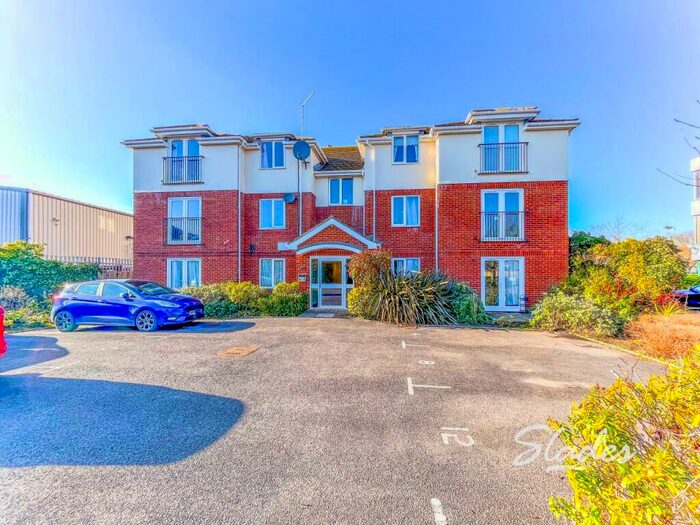 2 Bedroom Flat To Rent In Oakhurst, Newlands Road, Mudeford, BH23