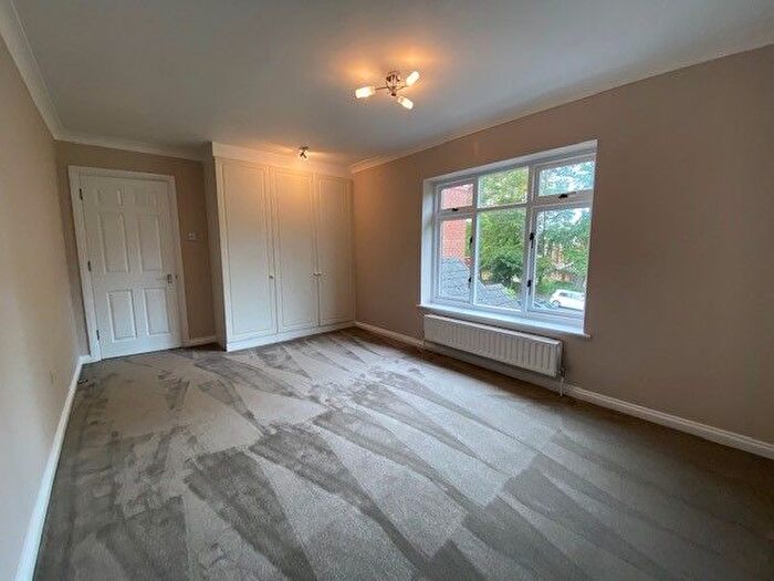 1 Bedroom Flat To Rent In Woodlands, Bromley, BR2