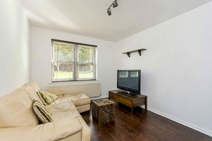 1 Bedroom Flat To Rent In Lee Park, Blackheath, London, SE3