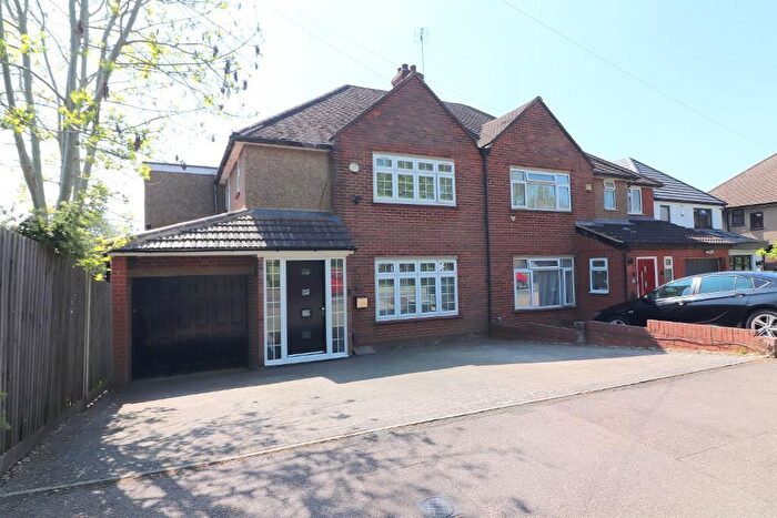 3 Bedroom Semi-Detached House For Sale In Bushmead Road, Luton, Bedfordshire, LU2
