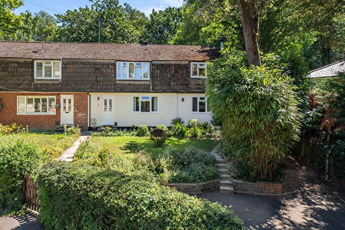 4 Bedroom Semi-Detached House For Sale In Springfield Road, Westcott, RH4