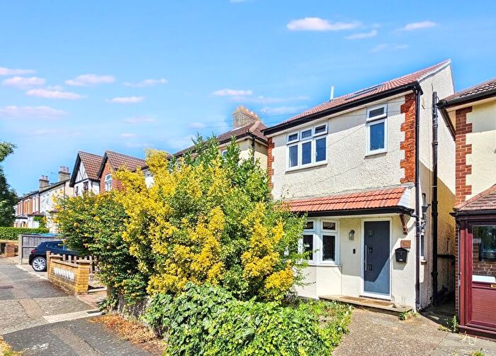 4 Bedroom Detached House To Rent In Bond Road, Surbiton, KT6