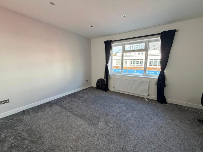 2 Bedroom Apartment To Rent In High Street, Croydon, CR0