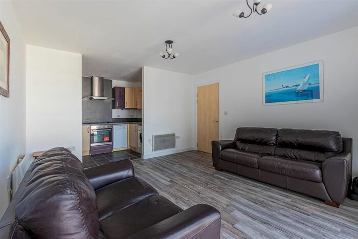 2 Bedroom Flat To Rent In Churchill Way, Cardiff, CF10