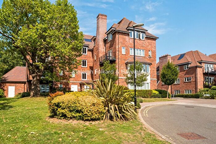 2 Bedroom Flat For Sale In Guardhouse Way, London, NW7