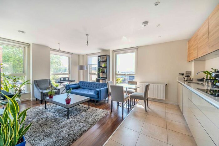 1 Bedroom Flat For Sale In Rosenburg Road, South Acton, London, W3