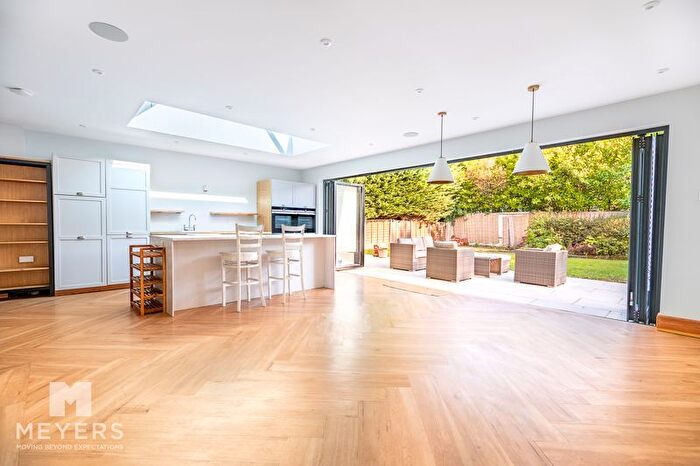 4 Bedroom Detached House For Sale In Thistlebarrow Road, Bournemouth, BH7