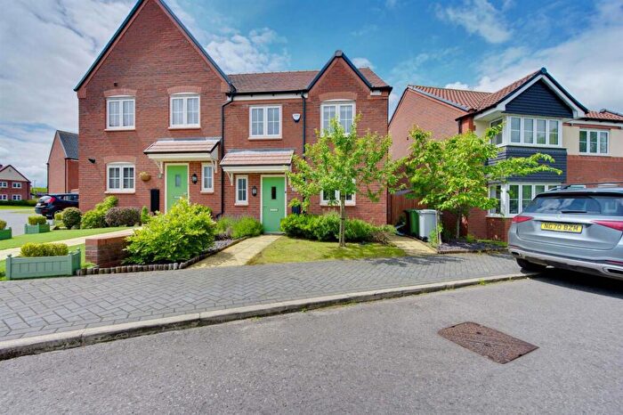 4 Bedroom Semi Detached House For Sale In Oak Tree Avenue, Congleton, CW12