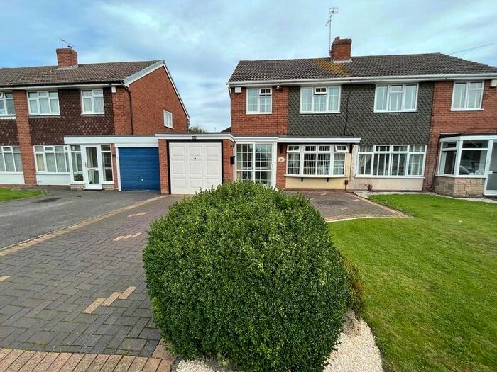 3 Bedroom Semi-Detached House To Rent In Gandy Road, Willenhall, West Midlands, WV12