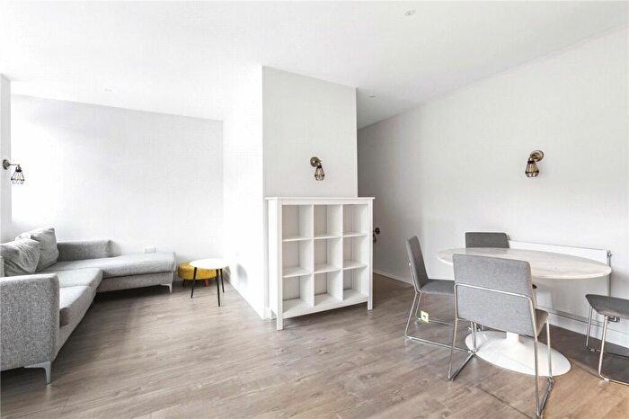 2 Bedroom Apartment To Rent In Varden Street, Whitechapel, London, E1