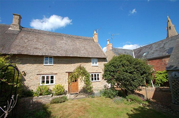 2 Bedroom Character Property For Sale In Church Street, Polebrook, PE8