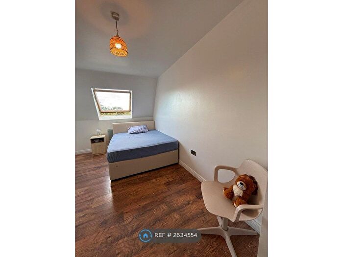 2 Bedroom Flat To Rent In Croydon, Croydon, CR0