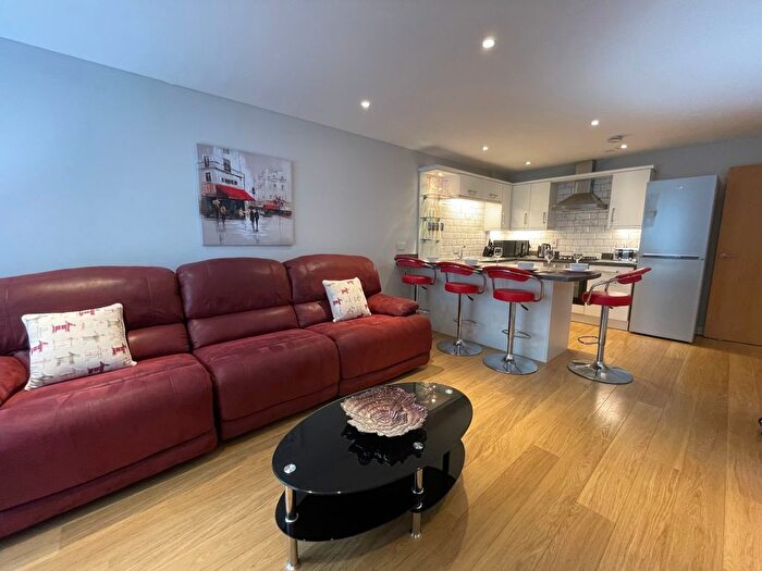 2 Bedroom Flat To Rent In Albion Street, Glasgow, G1