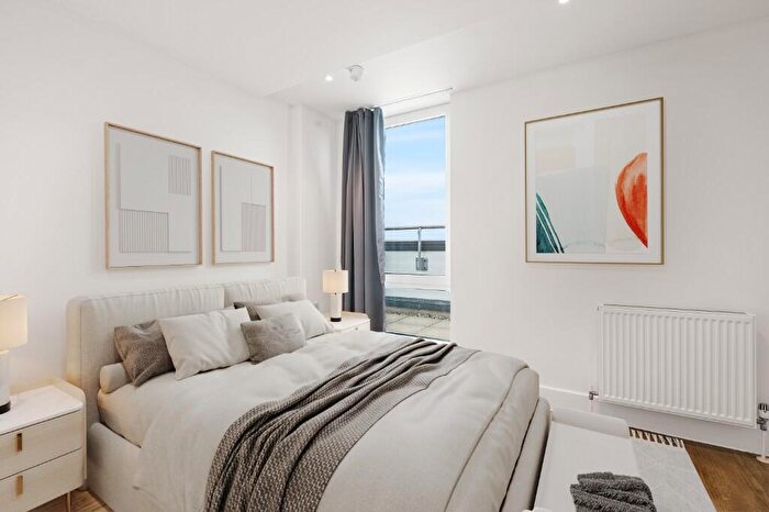 2 Bedroom Apartment To Rent In Station Approach, Epsom, Surrey, KT19