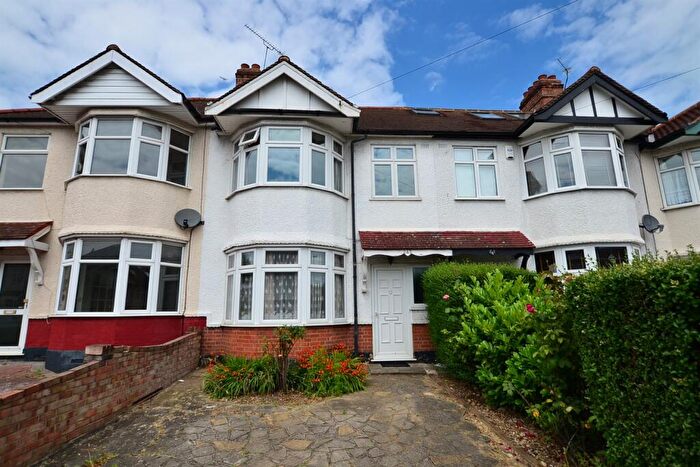 3 Bedroom Terraced House To Rent In Buckhurst Way, Buckhurst Hill, IG9
