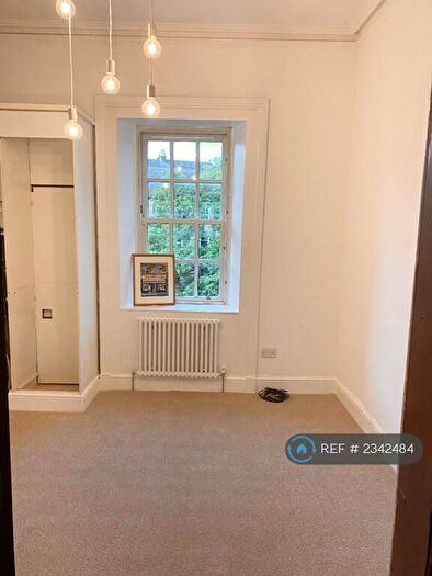 3 Bedroom Flat To Rent In Victoria Crescent Road, Glasgow, G12