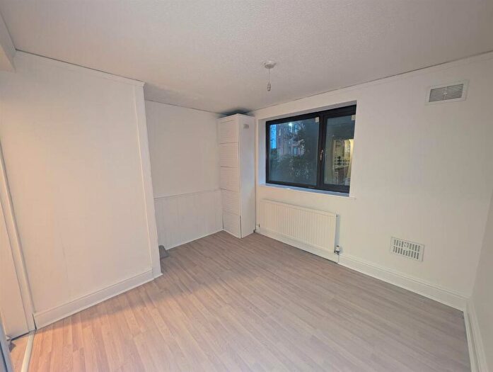 2 Bedroom Apartment To Rent In Cassandra Court, Asgard Drive, Salford, M5