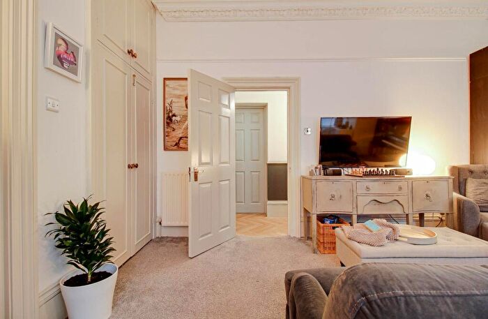 2 Bedroom Apartment For Sale In Southover High Street, Lewes, BN7