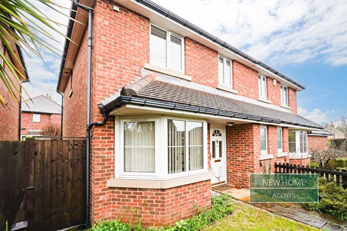3 Bedroom Semi Detached House For Sale In Fairways Avenue, Harrogate, HG2