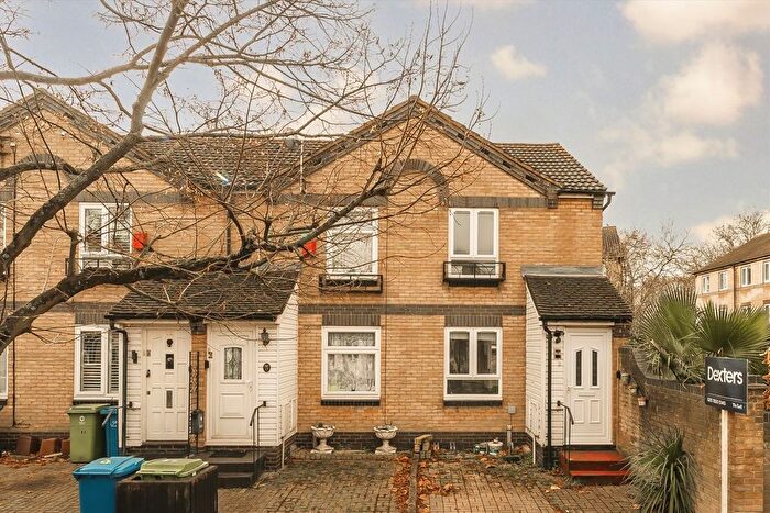 2 Bedroom Semi Detached House To Rent In Marlow Way, Canada Water, SE16