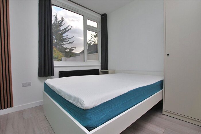 1 Bedroom Property To Rent In Weston Road, Guildford, Surrey, GU2