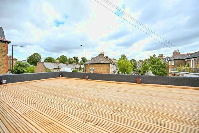 2 Bedroom Flat To Rent In Beaconsfield Road, St Margarets, TW1