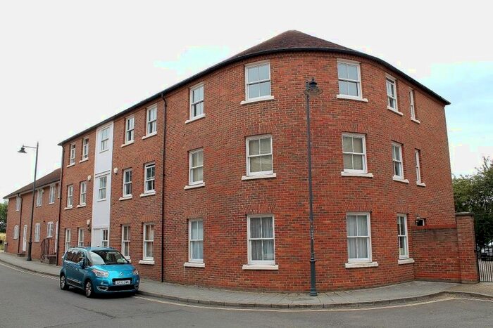 2 Bedroom Flat To Rent In The Spires, Canterbury, CT2