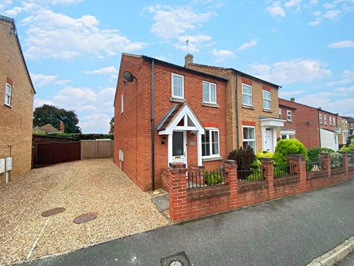 2 Bedroom Semi-Detached House To Rent In Falcon Way, Sleaford, Lincolnshire, NG34