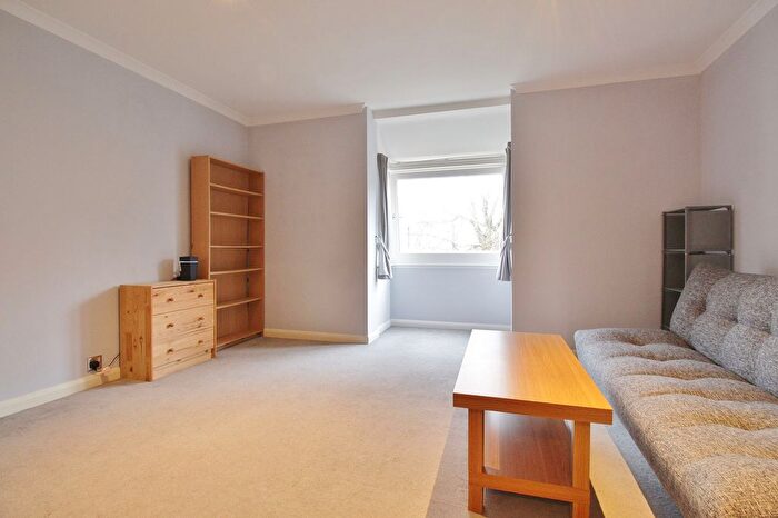1 Bedroom Maisonette To Rent In Byfield Road, Isleworth, TW7