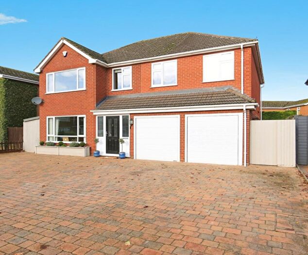 5 Bedroom Detached House For Sale In Hatt Close, Moulton, PE12