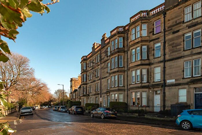 3 Bedroom Flat For Sale In Merchiston Crescent, Edinburgh, EH10